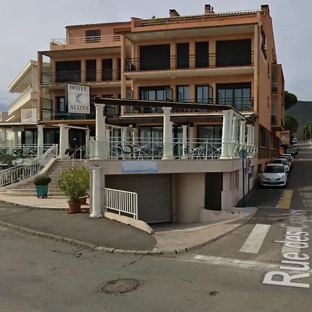 2 Pieces 30 Metres De La *